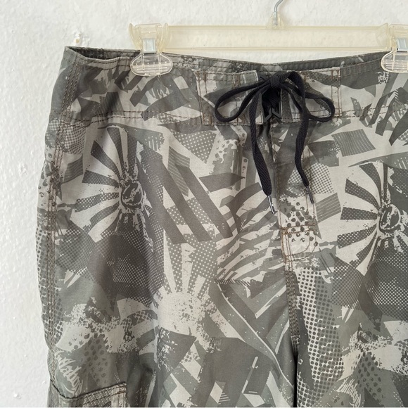 Billabong Board Shorts - Picture 8 of 8